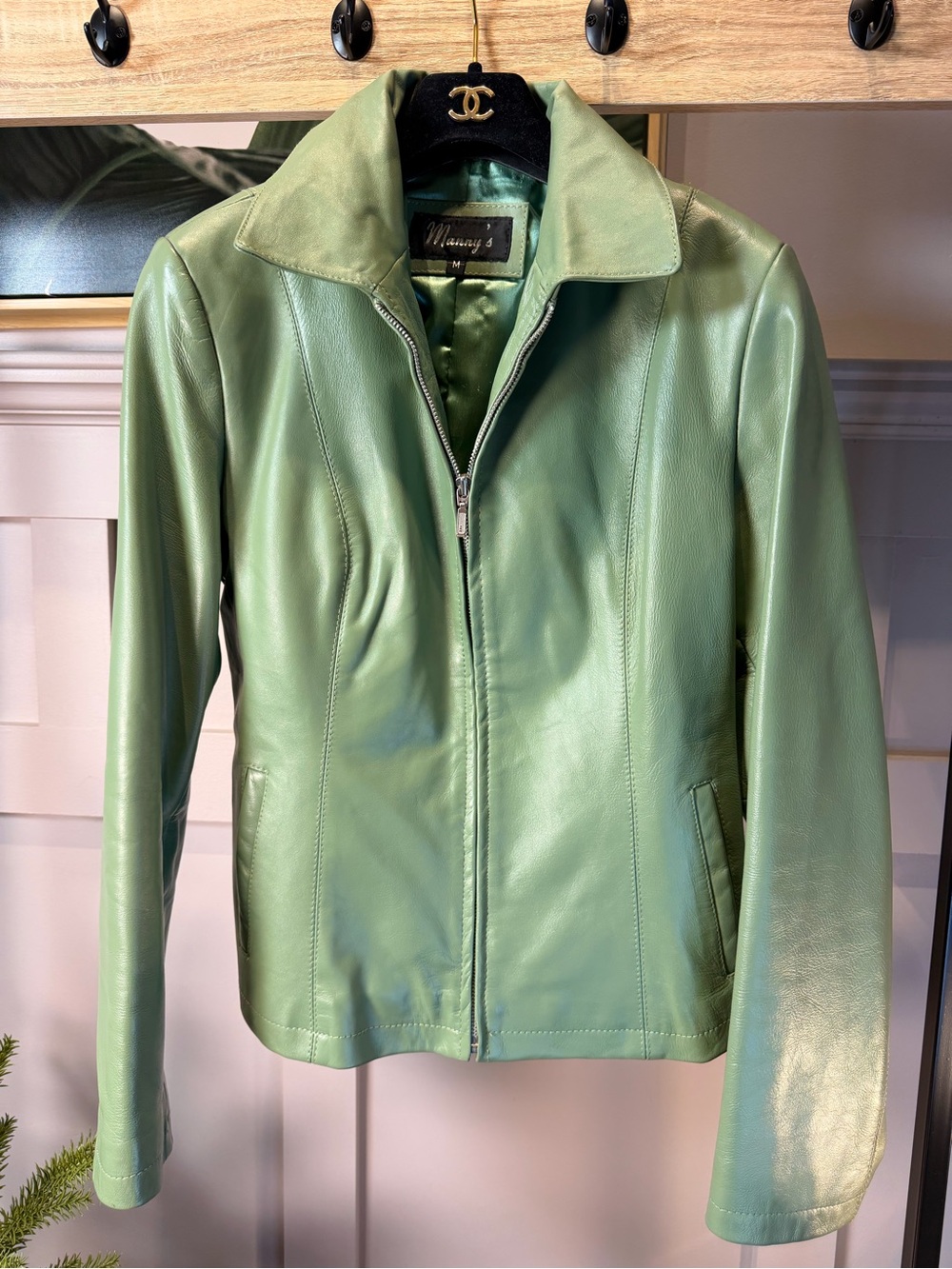 Manny’s Green Ladies Fitted Real Leather Jacket. Size M